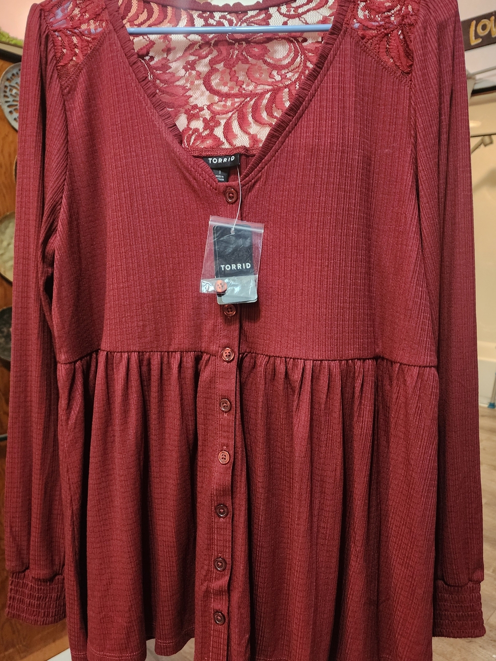 torrid Wine Lace Yoke Button-Front Peplum Top Sz 1 NWT